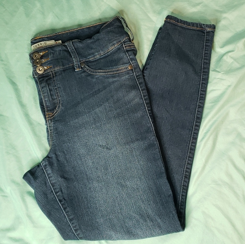 TORRID Jeggings in Medium wash sz.14R